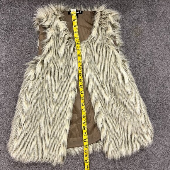 Say What | Faux Fur Off White and Tan Animal Print Fuzzy Vest, size M - Picture 7 of 9
